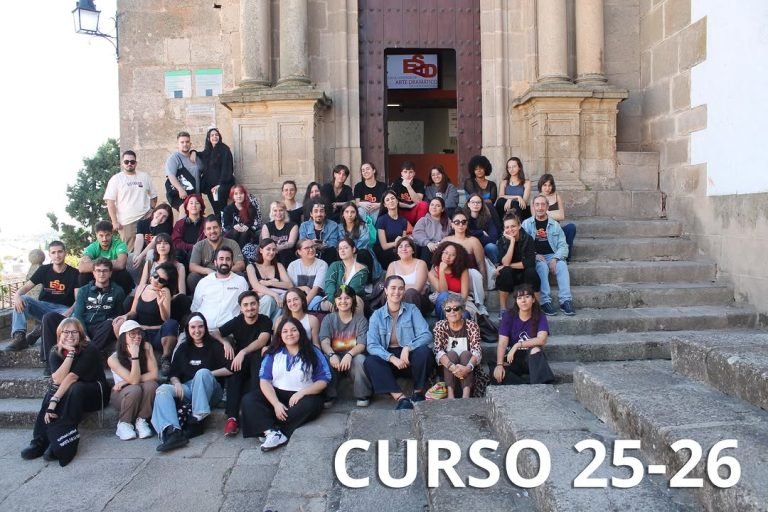 🎭CURSO 2025-2026 Os presentamos a nuestro alumnado de las especialidades de Interpretación y Dirección Escénica y Drama…