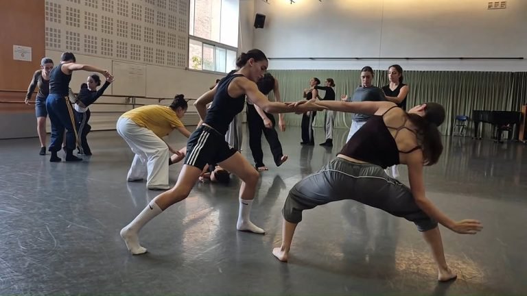 El bailarín y coreógrafo @albertquesadabernaus ha impartido una masterclass a los alumnos de 5º y 6º de Dansa Conte… El bailarín y coreógrafo @albertquesadabernaus ha impartido una masterclass a los alumnos de 5º y 6º de Dansa Conte…