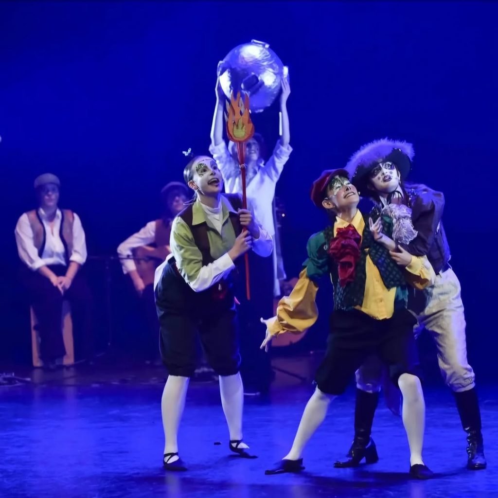 El grupo de alumnas dirigido por Noe participó en la Gala Azahar 2025 con un fragmento de del El toreador entremés de Ju…