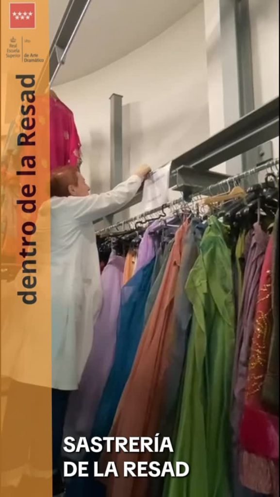 📍 #DentroDeLaRESAD ¿Sabíais que en la Escuela contamos con una “trajeteca”? Una biblioteca… ¡de vestuario teatral! Entr…