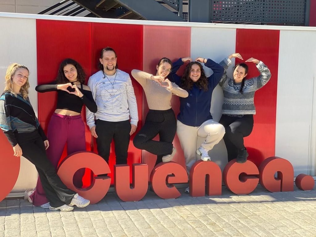 🫶 Y terminó la aventura… 💪 Hoy hemos vuelto a clase… lo vivido, quedará… 🫂 Agradeceros a Petra @petra_kovalchuk a Pav…