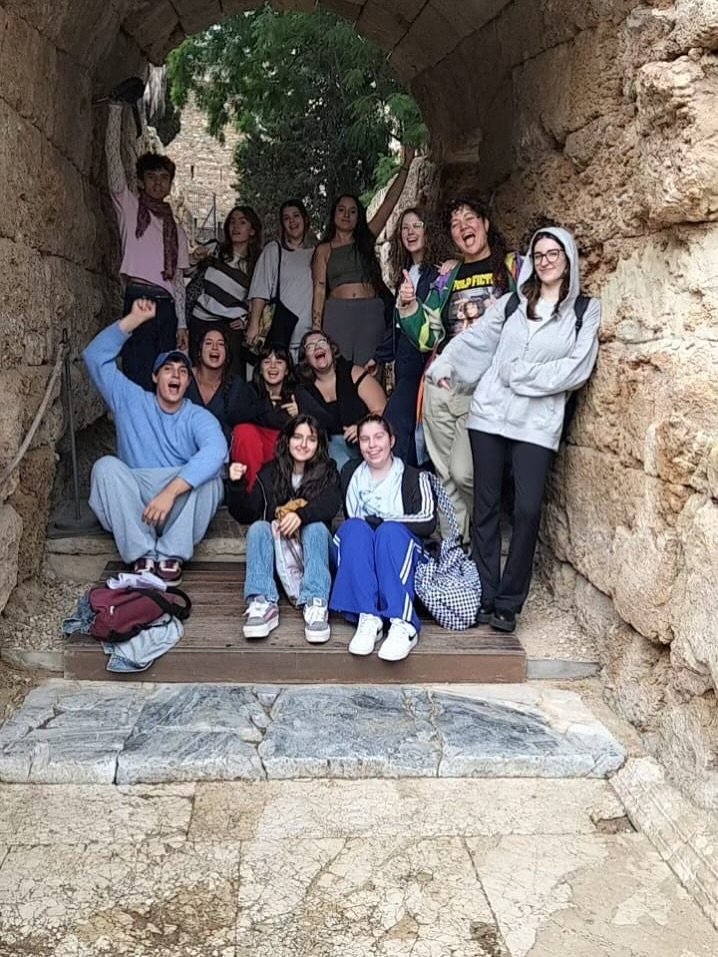 🎭✨ Visita al Teatro Romano de Málaga ✨🎭 El alumnado de 3ºC, acompañado por la profesora Inmaculada Rodríguez, del área…