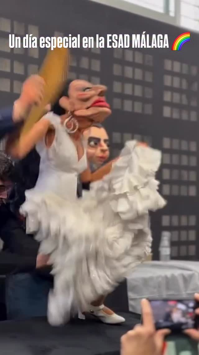 Un día que recordaremos en la Escuela de Arte Dramático de Málaga 🌈 Ángel Calvente/El Espejo Negro, y Daniela Santiago,…