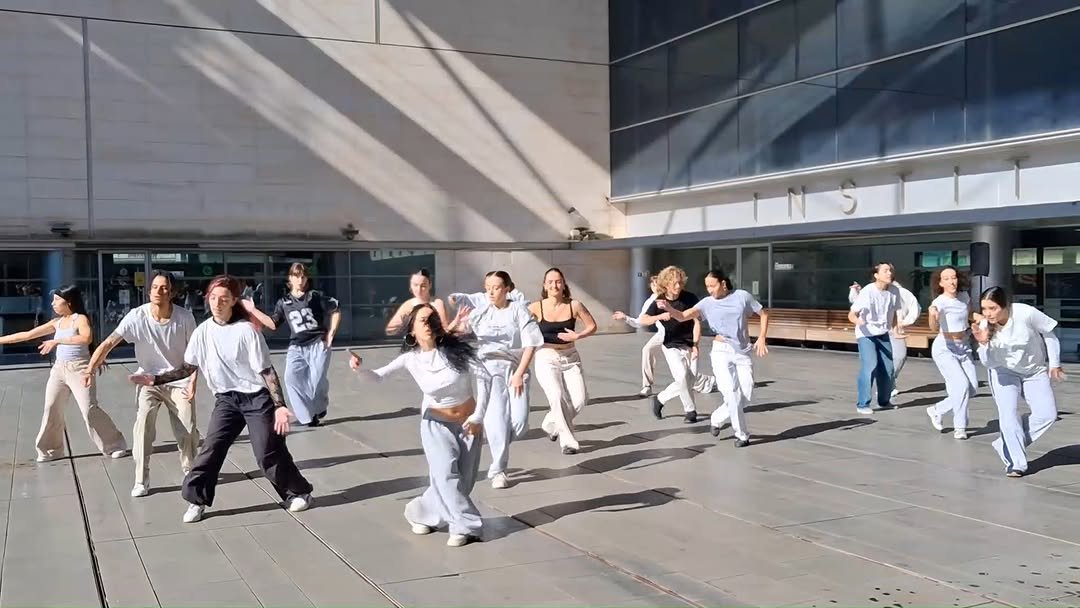 El bailar&iacute;n y core&oacute;grafo @chris_suleh_ ha sido invitado a realizar un m&oacute;dulo de t&eacute;cnica en el Conservatorio Superior de Danza @cs&hellip;