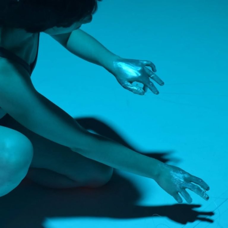 SLEEPING BODIES| TRABAJO FIN DE MÁSTER. 17 de noviembre 18.00 h Teatro Experimental Álvaro Valentín Sleeping bodies es u…