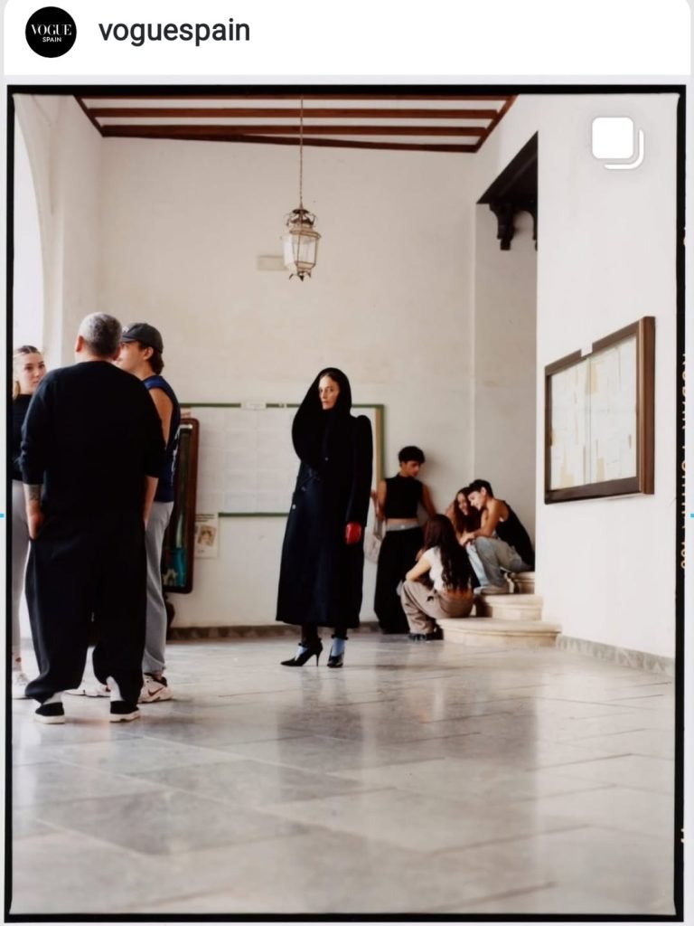 En el número especial de @voguespain de diciembre dedicado al flamenco, entre las fotos que muestran la visión de la fot…