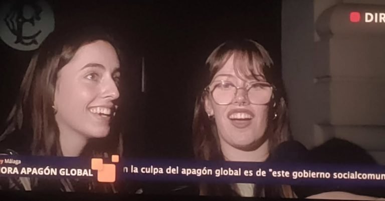 🎬✨ ¡Así arrancó la gala de apertura de FANCINE! ✨🎬 Nuestros alumnos de 3.º de Dramaturgia llegaron cargados de energía…