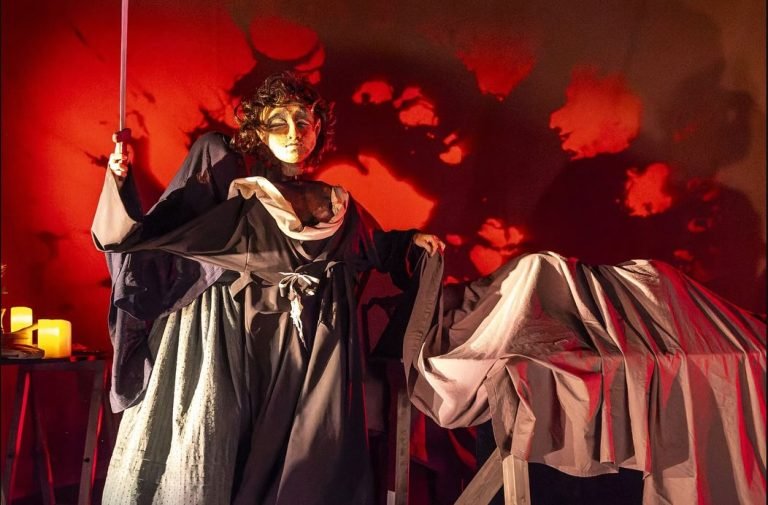 La més sincera enhorabona al nostre professor @a_d_a_m_e , per l’estrena de “Goya, pinturas negras”, de la companyia Bam…