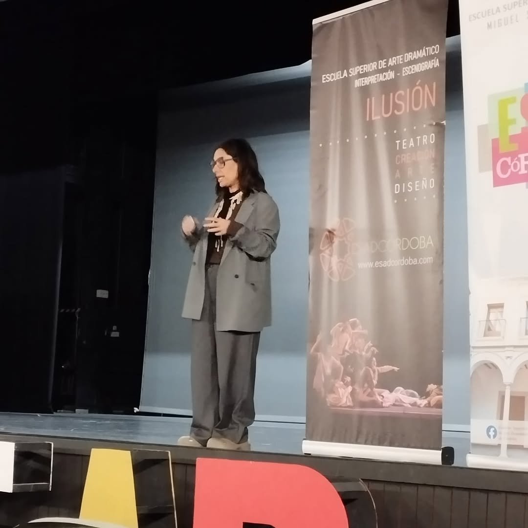 El pasado lunes 24 de noviembre tuvimos el privilegio de recibir en la ESAD a la actriz y coach actoral Natalia Mateo en&hellip;