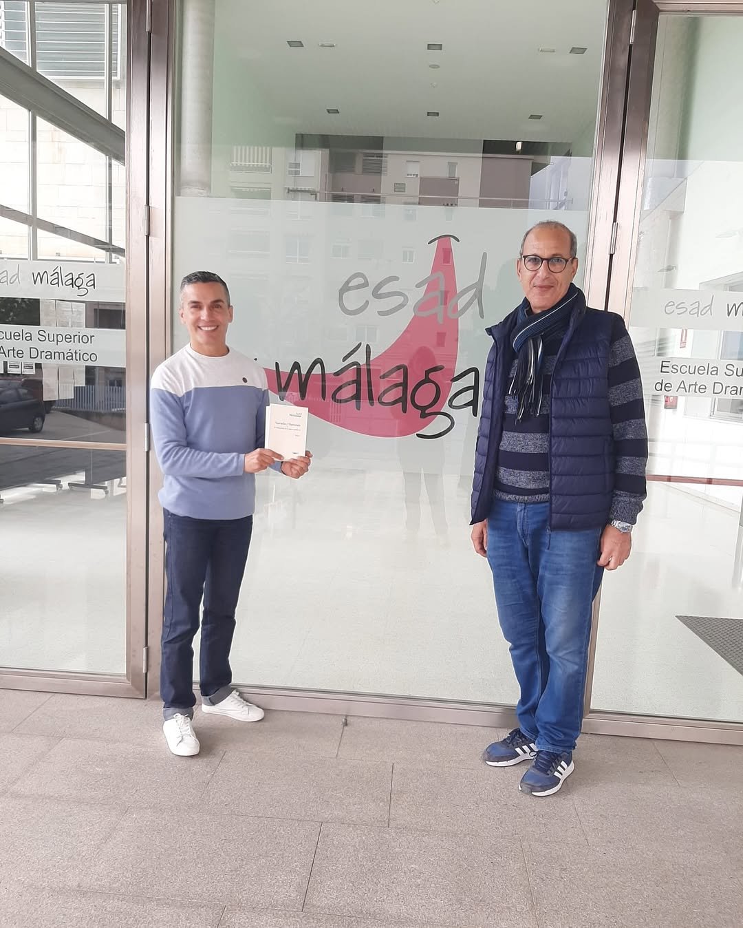 🎭Hoy hemos recibido la visita de D. Rachid Mountasar, profesor y antiguo director del Instituto Superior de Arte Teatra&hellip;