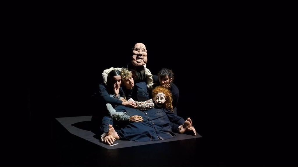 Us deixem uns fragments d&rsquo; &laquo;In-dividu&raquo;, el treball resultant de l&rsquo;assignatura de l&rsquo;Escola Superior d&rsquo;Art Dram&agrave;tic (ESAD)&hellip;