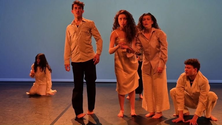 Compartimos una probadita de &laquo;Yoko. Extra&ntilde;ar&eacute; el Amor&raquo;, a cargo de los alumnos del itinerario de 4to a&ntilde;o de Interpretaci&oacute;n del teatro&hellip;