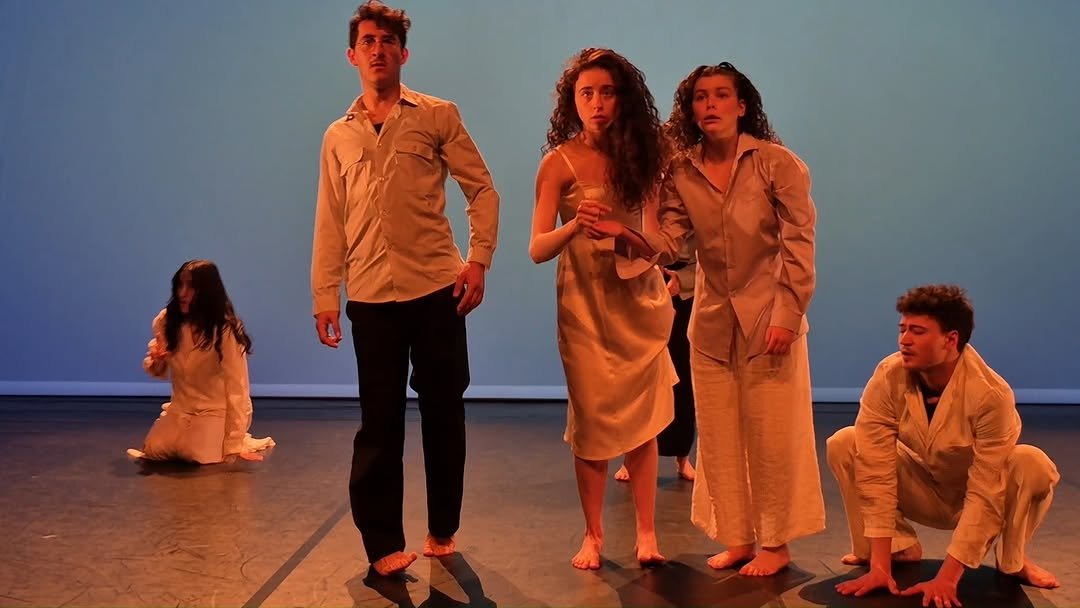 Compartimos una probadita de &laquo;Yoko. Extra&ntilde;ar&eacute; el Amor&raquo;, a cargo de los alumnos del itinerario de 4to a&ntilde;o de Interpretaci&oacute;n del teatro&hellip;