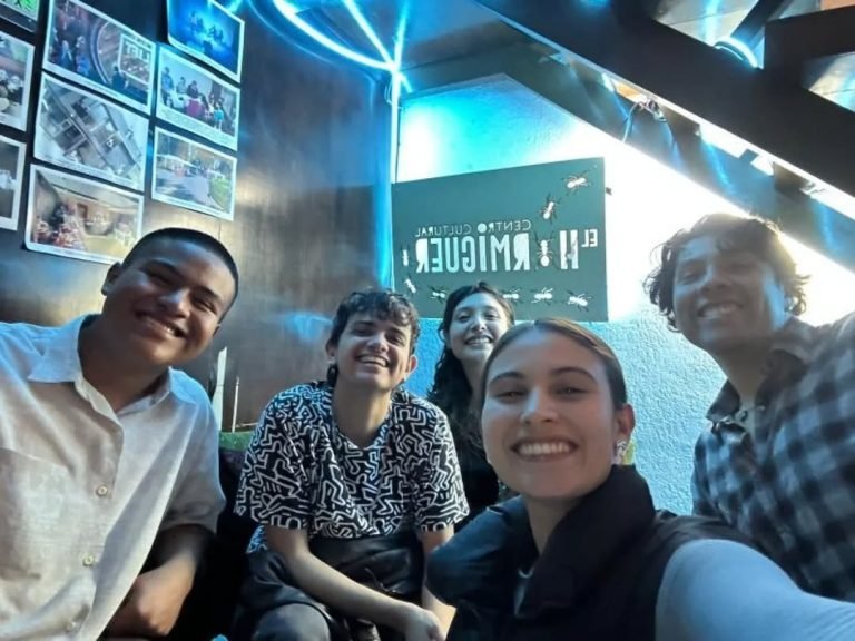 &iexcl;Orgullo ESADCYL! Acompa&ntilde;amos a Ian Ram&iacute;rez, egresado en Interpretaci&oacute;n, quien participa en la Mesa Redonda Voces Erasmu&hellip;