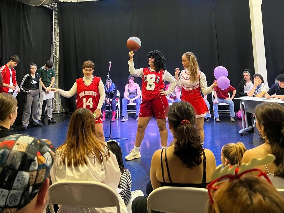 ⚠️ Gaur Bagabiltza ospatu dugu; ikasleek ikasleentzat egindako dantza eta antzerkia jaialdia. Horrenbestez, gabonei ongi&hellip;