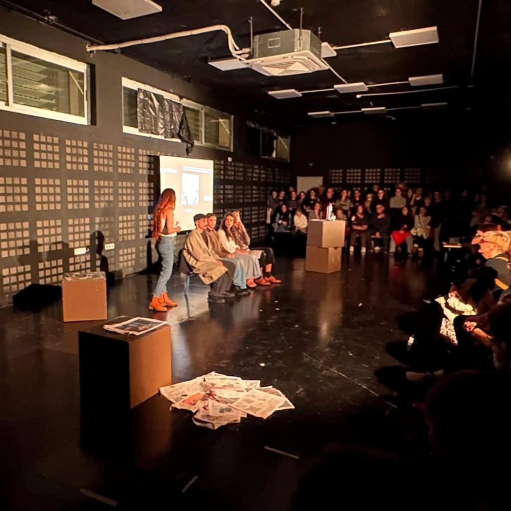 🎭 DEFENSA Y MUESTRA DE LOS PROYECTOS FIN DE GRADO &ndash; DIRECCI&Oacute;N ESC&Eacute;NICA 🎭 El pasado martes 16 de diciembre, vivimos una&hellip;