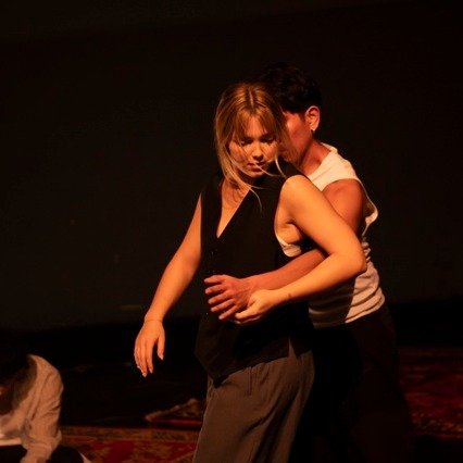 A continuaci&oacute;n os dejamos una recopilaci&oacute;n de im&aacute;genes de algunas de las piezas que se pudieron ver en Creadansa, la plataforma de creaci&oacute;n de luz&hellip;