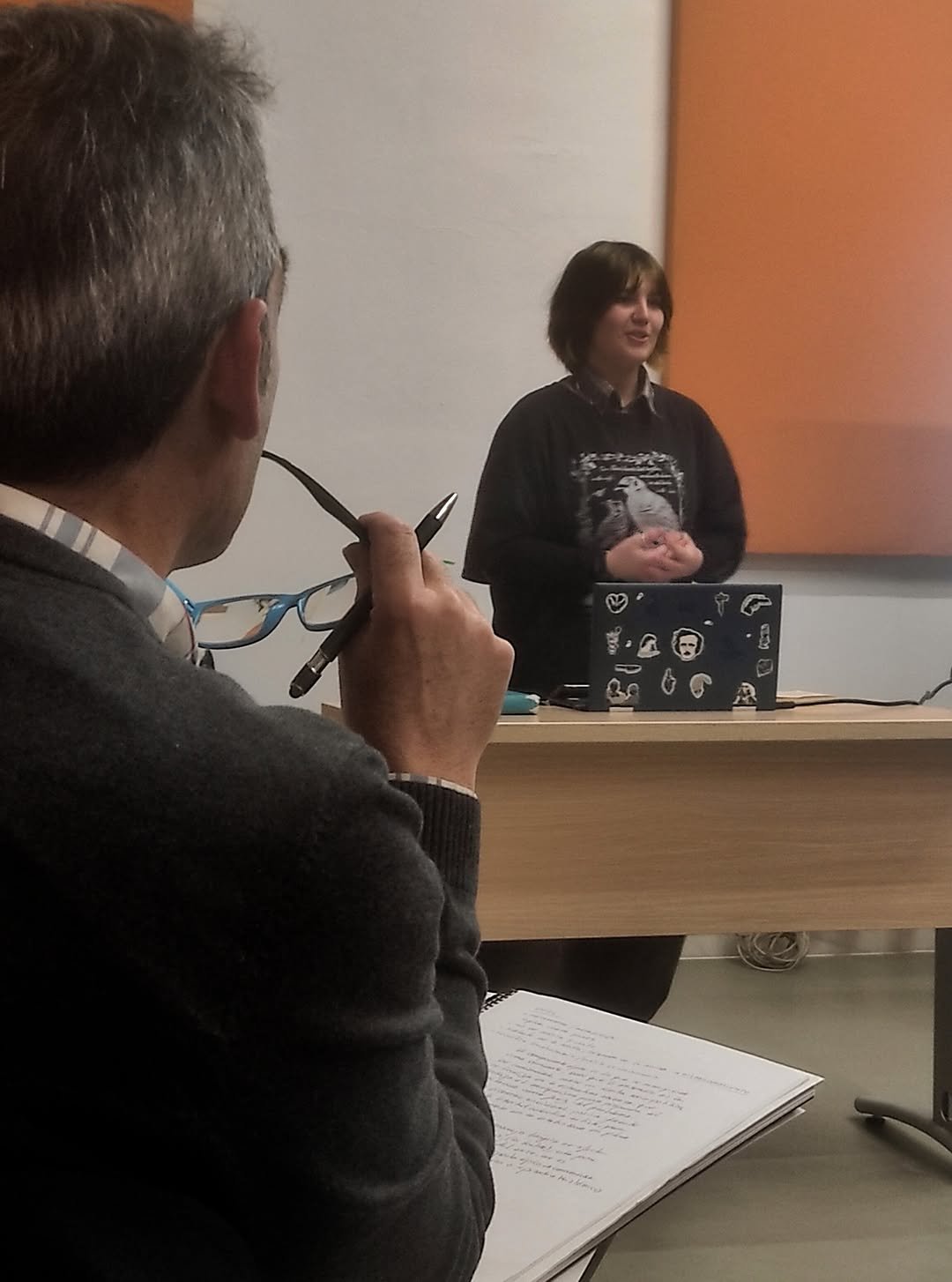 🎭 TALLER 4&ordm; DE DIRECCI&Oacute;N ESC&Eacute;NICA Y DRAMATURGIA 📣El pasado lunes, nuestra alumna Ash R. S de 4.&ordm; de Direcci&oacute;n Esc&eacute;nica&hellip;